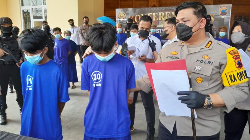 Gara-Gara Stiker Di Helm, Puluhan Pemuda Serang Muda-Mudi Di Solo