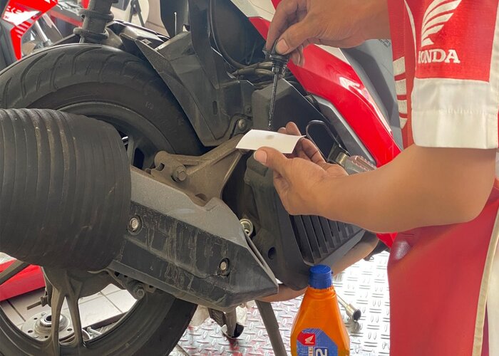 Sebelum Ganti Oli Setelah Mudik, Simak Tips Pengecekan Berikut Ini