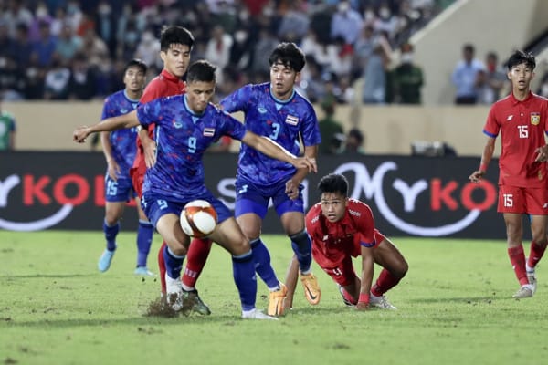 Thailand mengalahkan Laos 1-0 pada laga terakhir penyisihan Grup B di Thien Truong Stadium, Nam Dinh, Vietnam, Senin (16/5/2022) malam. (Twitter/@AFFPresse)
