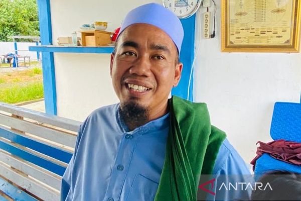 Pimpinan Pondok Pesantren Majelis Belajar Iqra (MBI) Meulaboh, Kabupaten Aceh Barat, Ustazd H Abdullah Akib Lc. (ANTARA/Teuku Dedi Iskandar)