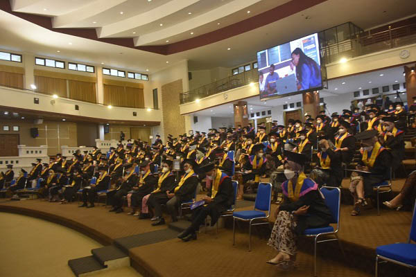 Akhirnya! Undip Gelar Wisuda Secara Luring, Perdana Sejak Pandemi