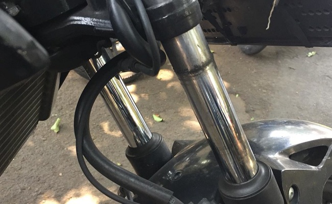Shock Breaker Depan Motor Keras, Segera Lakukan Ini