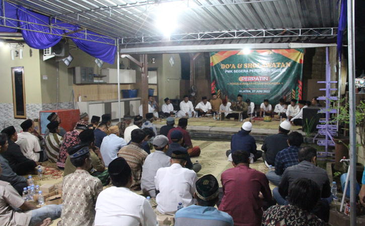 Doa dan selawatan digelar Persaudaraan Petani Indonesia (Perpatin) Klaten di Desa Banyuaeng, Kecamatan Karangnongko, Senin (27/6/2022). (Solopos.com/Taufiq Sidik Prakoso)