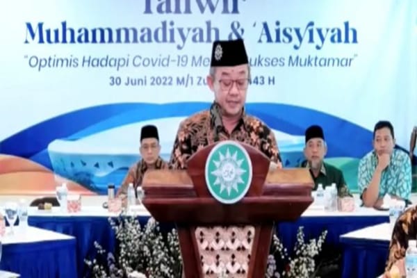 Sekretaris Umum PP Muhammadiyah Abdul Mu'ti membacakan hasil sidang tanwir Muhammadiyah dan Aisyiyah, Kamis (30/6/2022). (Istimewa/pwmjateng.com)