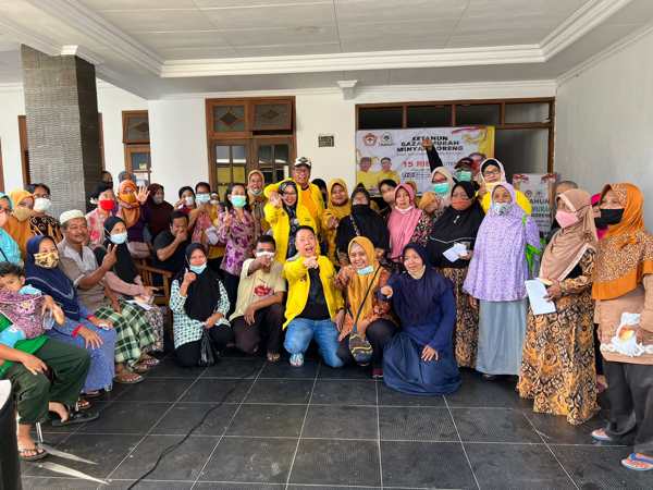Giliran Pajang Solo Dapat Pembagian Migor Dan Beras Henry Indraguna
