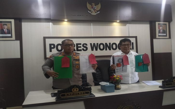 Konferensi pers pengungkapan kasus tindak pidana penyelenggaraan kegiatan belajar mengajar Khilafatul Muslimin di Mapol Wonogiri, Kamis (16/6/2022). Basis Khilafatul Muslimin berada di Desa Wonokerto, Kecamatan Wonogiri, Kabupaten Wonogiri. (Solopos.com/Muhammad Diky Praditia)