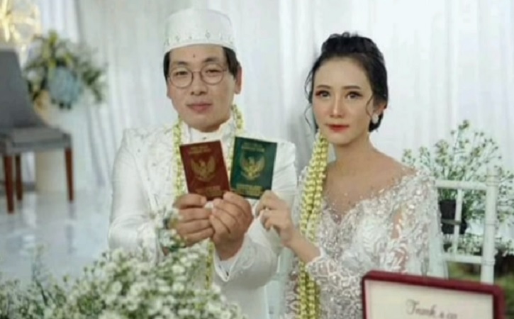 Foto pernikahan Lee Minho dengan wanita asal Batang, Jawa Tengah. (Instagram/@pekalonganinfo)