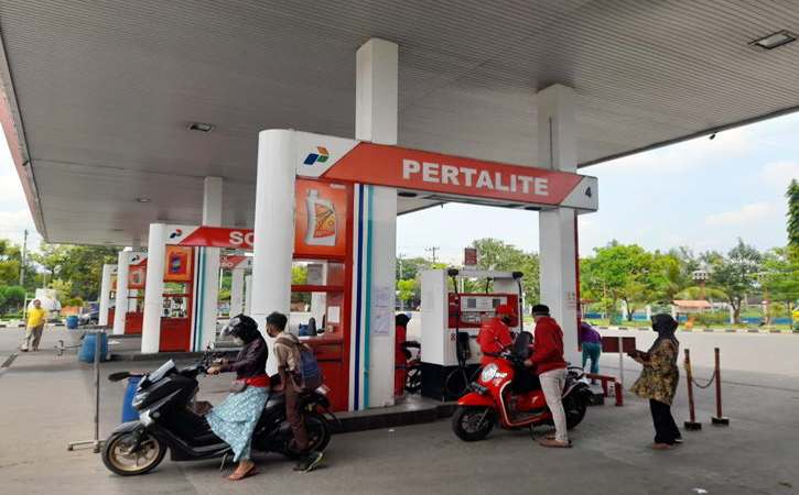 Aturan tentang mobil mewah dilarang pakai pertalite masih dalam pembahasan. (Solopos Dok)