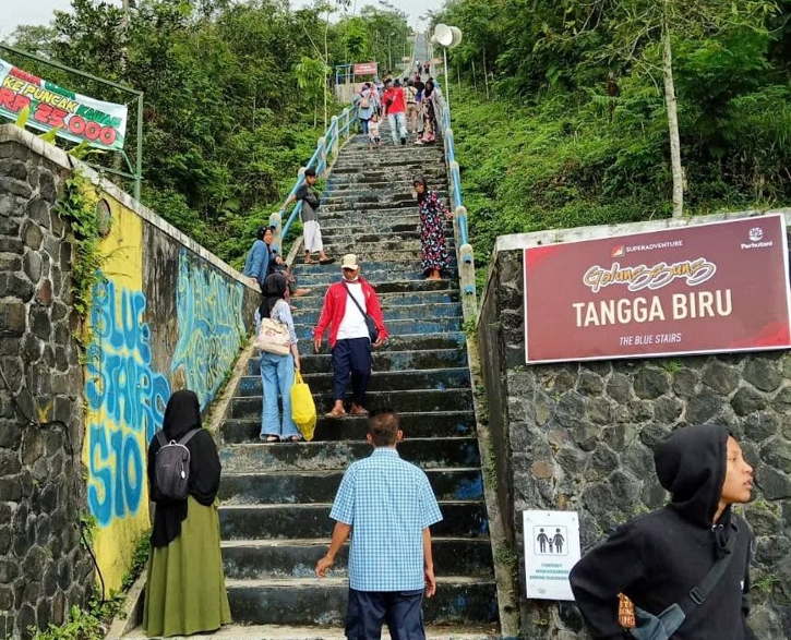 tangga gunung lawu