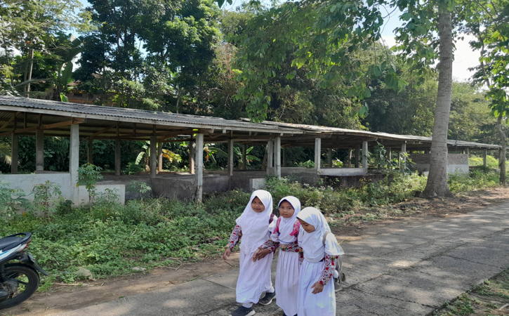 Pabrik pupuk dan pakan ternak BUM Desa Bersama Lenggar Bujo Giri, di Desa Waleng, Kecamatan Girimarto, Kabupaten Wonogiri mangkrak, Kamis (21/7/2022). Hal itu buntut dari kasus korupsi Bumdesma Lenggar Bujo Giri senilai Rp4,064 miliar. (Solopos.com/Muhammad Diky Praditia)