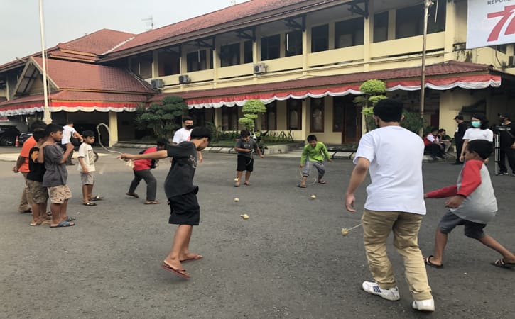 Forum Anak Sukowati (Forasi) menggelar acara Festival Anak Sragen yang dimeriahkan dengan pertunjukkan bakat dari anak-anak Kabupaten Sragen di halaman Kantor Bupati Sragen pada Minggu (31/7/2022). (Solopos.com/Galih Aprilia Wibowo)