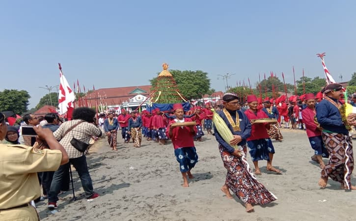 Grebeg Gunungan, Tradisi di Yogyakarta saat Perayaan Iduladha