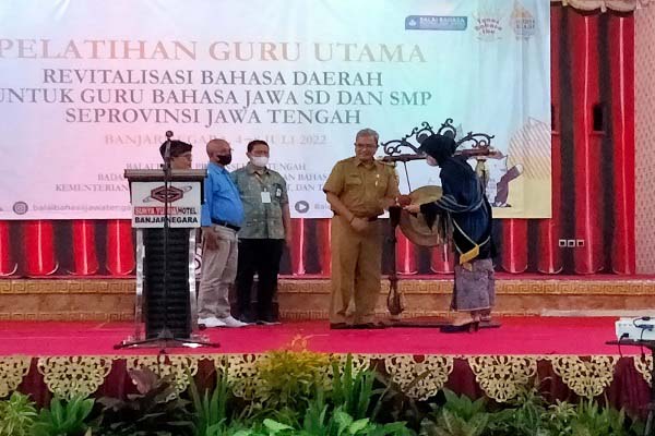 Balai Bahasa Jateng Gelar Pelatihan Guru Bahasa Jawa di Banjarnegara