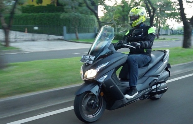 Kenapa Motor Harus Menyalakan Lampu Siang Hari, Begini Penjelasannya