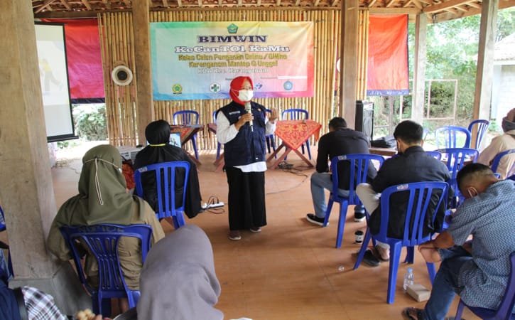 Para calon pengantin asal Kecamatan Karanganom mengikuti program Kecantol Kamu di Latar Ombo Desa Jeblog, Kecamatan Karanganom, Rabu (10/8/2022). (Solopos.com/Taufiq Sidik Prakoso)