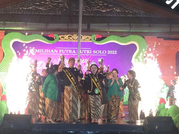 Jawaban Cerdas Ini Antar Alamsyah-Nurazizah Jadi Putra Putri Solo 2022