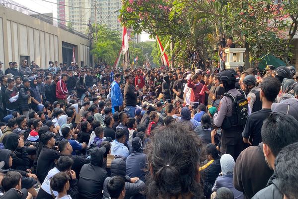 Suporter Demo Tuntut Jacksen Out, Ini Jawaban Manajemen Persis Solo