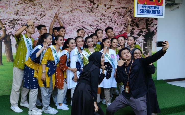 Peserta Putra Putri Solo (PPS) 2022 tampil memesona mengenakan produk fashion lokal kekinian dari Pisalin.(Istimewa)