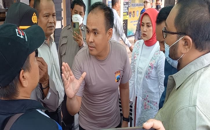 Istrinya Tak Sengaja Disentuh Jurnalis, Perwira Polisi di Madiun Berang