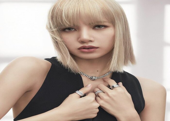 Ini Efek Bleaching dalam Proses Pewarnaan Rambut Seperti Lisa Blackpink