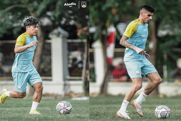 Ryo Matsumura dan Fernando Rodriguez sudah ikut berlatih bersama Persis Solo di Lapangan Banyuanyar, Solo, Selasa (9/8/2022). (Twitter @persisofficial)