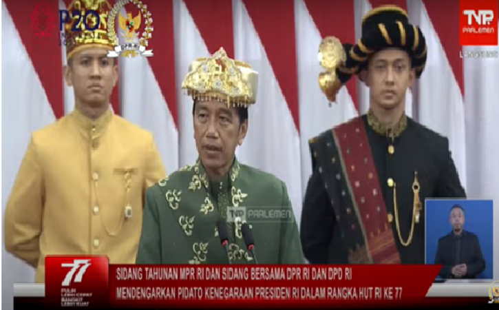 Presiden Jokowi saat berpidato pada Sidang Tahunan MPR RI dan Sidang Bersama DPR RI dan DPD RI Tahun 2022 di Gedung MPR/DPR/DPD RI, Jakarta, Selasa (16/8/2022). (Tangkapan Layar Youtube DPR)