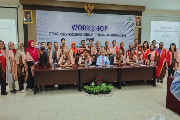 25 Delegasi Asosiasi Jurnal Pertanian Indonesia (AJPI) mengikuti workshop di Fakultas Pertanian Universitas Sebelas Maret (FP UNS) Solo pada 2-3 Agustus 2022. (Istimewa/FP UNS)