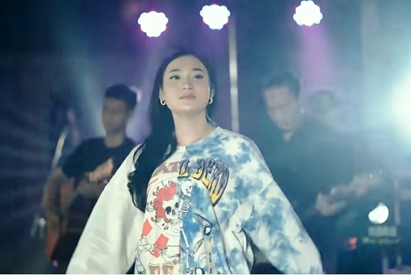 Kesabaran Seorang Perempuan di Lagu Teteg Ati Versi Yeni Inka
