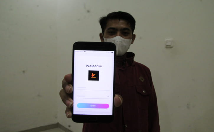 Tampilan depan aplikasi berbasis website yang dikembangkan Komunitas Petani Muda Klaten bernama Sitampan untuk memudahkan investor memantau ternak kambing mereka yang dikelola peternak lokal. Foto diambil Kamis (29/9/2022). (Solopos.com/Taufiq Sidik Prakoso)