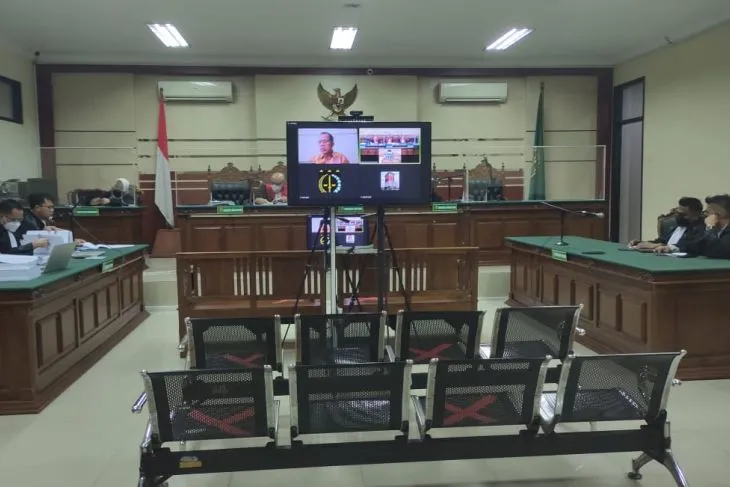Sidang dugaan korupsi dengan terdakwa hakim nonaktif PN Surabaya Itong Isnaeni di Pengadilan Tipikor Surabaya, Selasa (27/9/2022). ANTARA/HO-SN