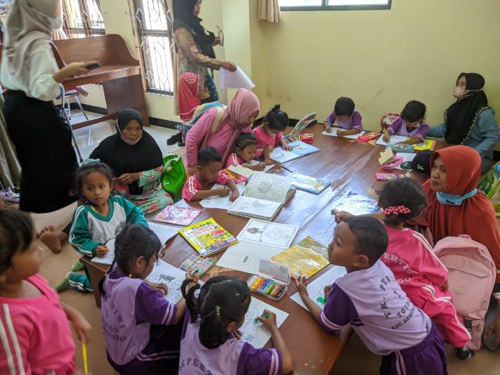 Layanan Khusus Anak yang digelar oleh Dinas Arsip dan Perpustakaan (Disarpus) Kabupaten Sragen sebagai peringatan hari kunjung perpustakaan dan bulan gemar membaca di Aula Perpustakaan Gondang, mulai Selasa-Kamis (13-15/8/2022). (Istimewa/Disarpus Sragen)