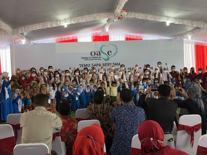 Ibu Negara, Iriana Jokowi dan Ibu Wakil Negara, Wury Estu Ma’ruf Amin, berforo bersama anak-anak TK di Desa Kliwonan, bertempat di wilayah TK Pertiwi 1 Kliwonan pada Kamis (22/9/2022). (Solopos.com/Galih Aprilia Wibowo)