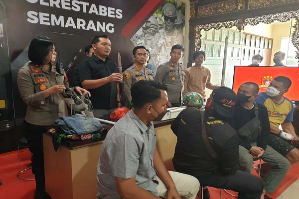 Pelaku Pengeroyokan Ojol di Semarang Meninggal, Polisi Tetapkan 3 Tersangka