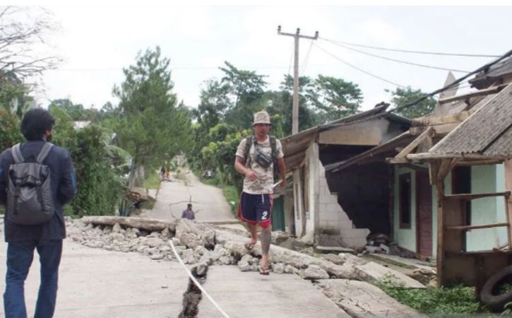 Kondisi lokasi bencana pergeseran tanah di Desa Bojongkoneng, Kecamatan Babakanmadang, Kabupaten Bogor, Jawa Barat, Jumat (16/9/2022). (ANTARA/M Fikri Setiawan)