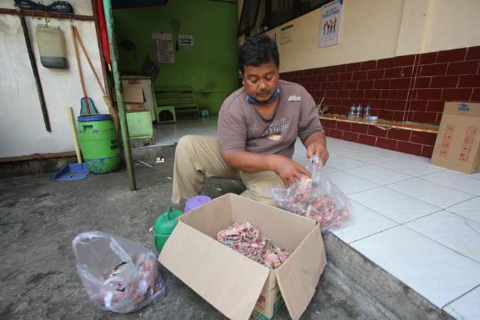Bisa Nabung Rp100 Juta dalam 2,5 Tahun, Ini Sumber Penghasilan Penjaga SD - Vimarsana News