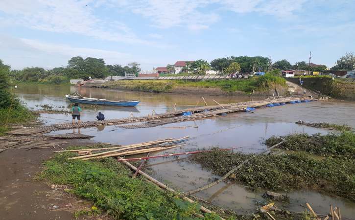 Jembatan Sasak Sukoharjo Rusak Diterjang Hujan, Perbaikan Tunggu Air Surut