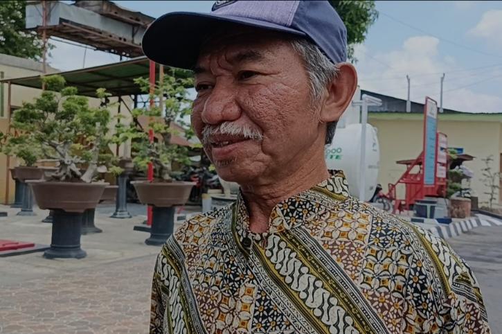 Suparno, 58, petani dari Desa Tunggul, Kecamatan Gondang, Sragen, menjadi korban pemerasan tiga pria di SPBU Tunjungan, Jumat (30/9/2022). Foto diambil Sabtu, (1/9/2022). (Solopos.com/Galih Aprilia Wibowo)