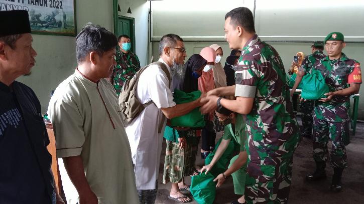 Kodim Karanganyar Serahkan Bantuan untuk 12 Eks Napiter