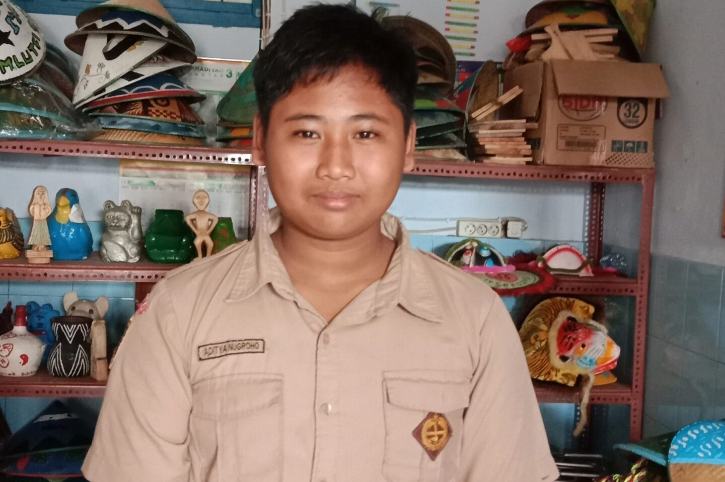 bocah SMP jual Sempol ayam