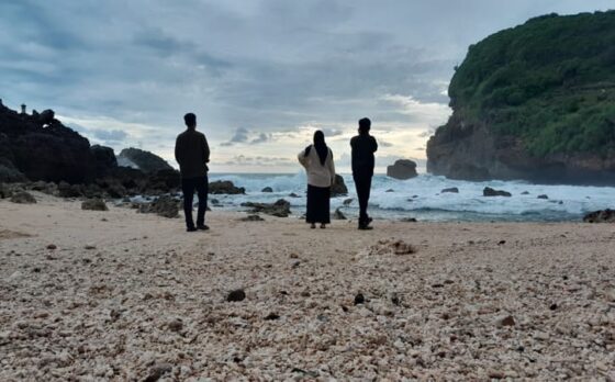 pantai sembukan di wonogiri